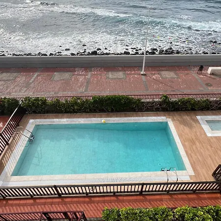 Livingtheocean & Big Terrace Апартаменты *