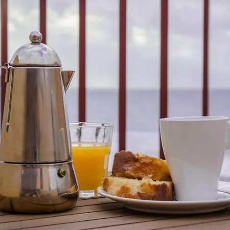 Livingtheocean & Big Terrace Апартаменты *
